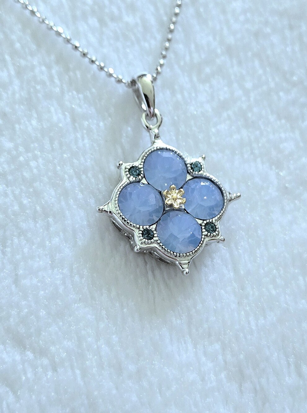 bleu💙 sage Swarovski Flower🏵 Pendant Necklace - NWT - Picture 15 of 16